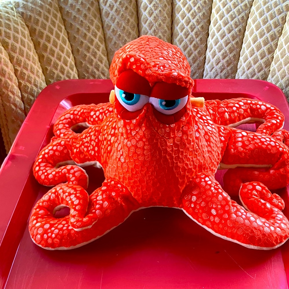 DISNEY HANK the octopus from FINDING  NEMO